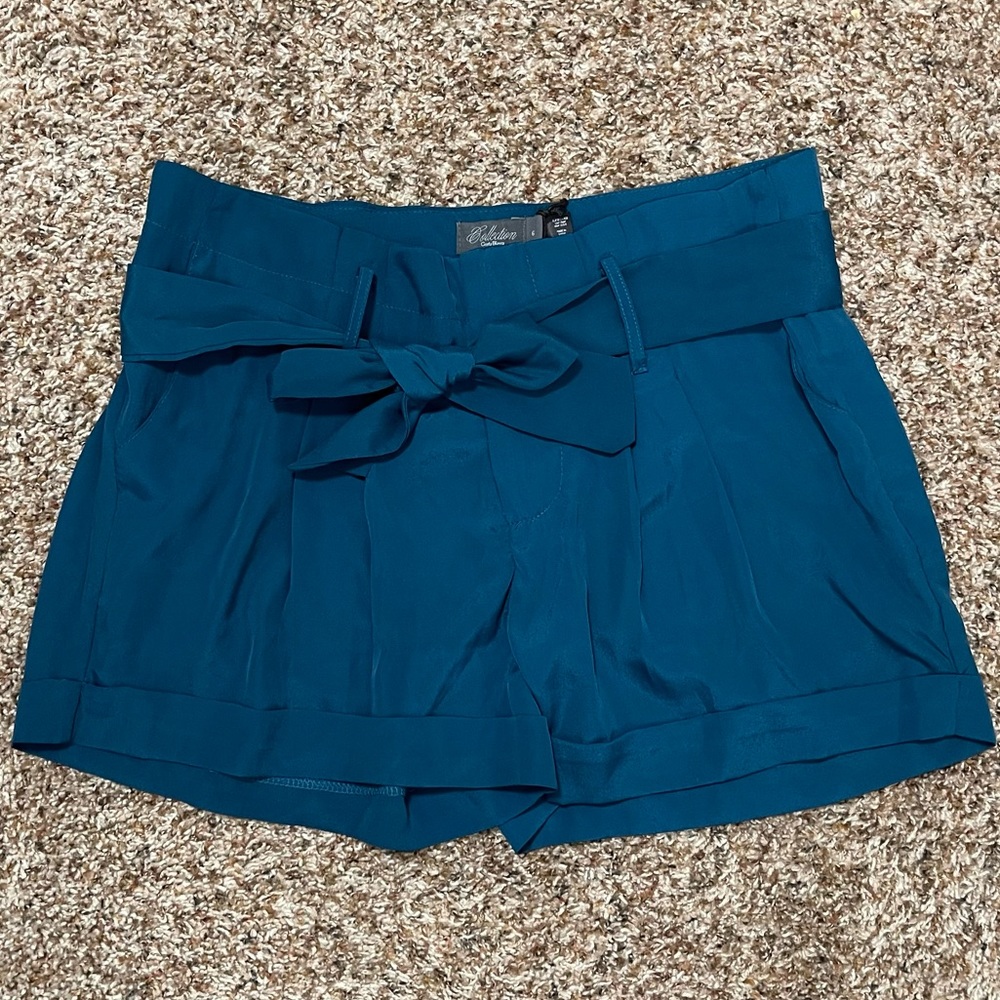 Tie waist teal shorts size 6